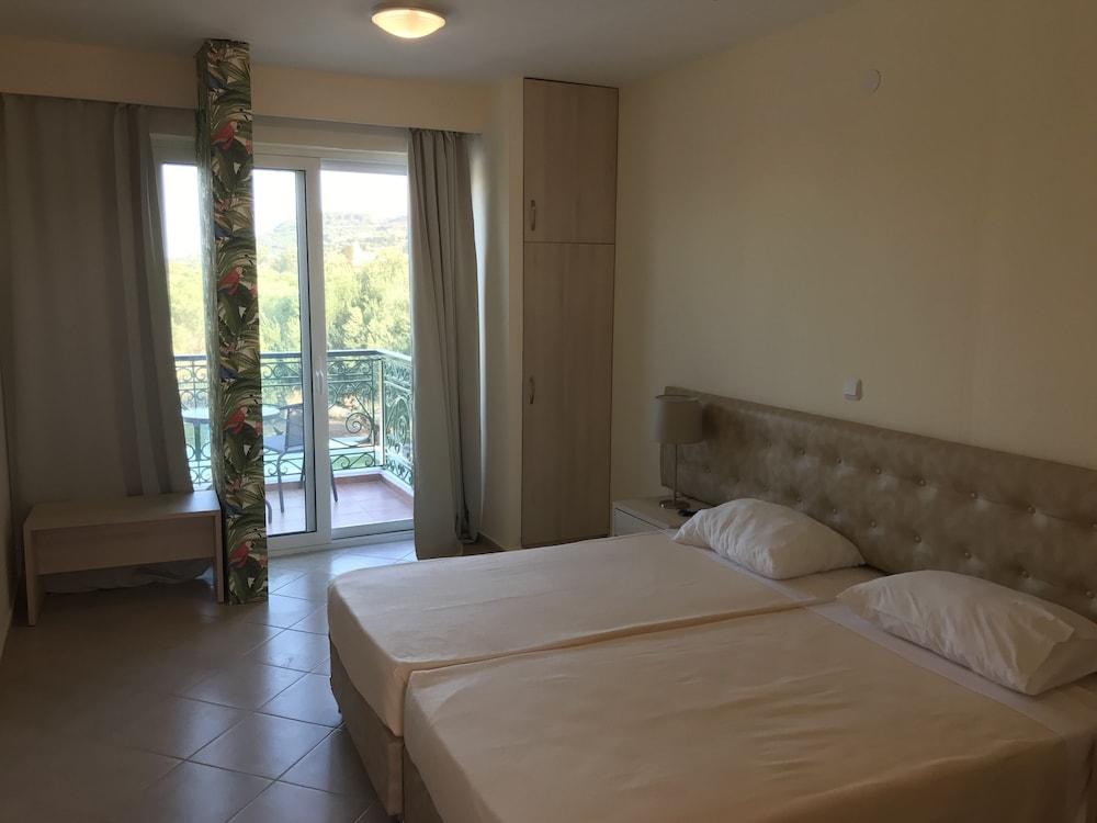 Ai Helis Resort Svoronata Exterior photo